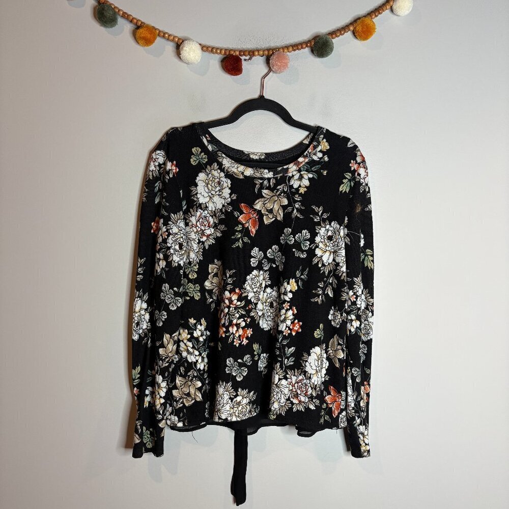 🔆 Bobeau black floral split back top
